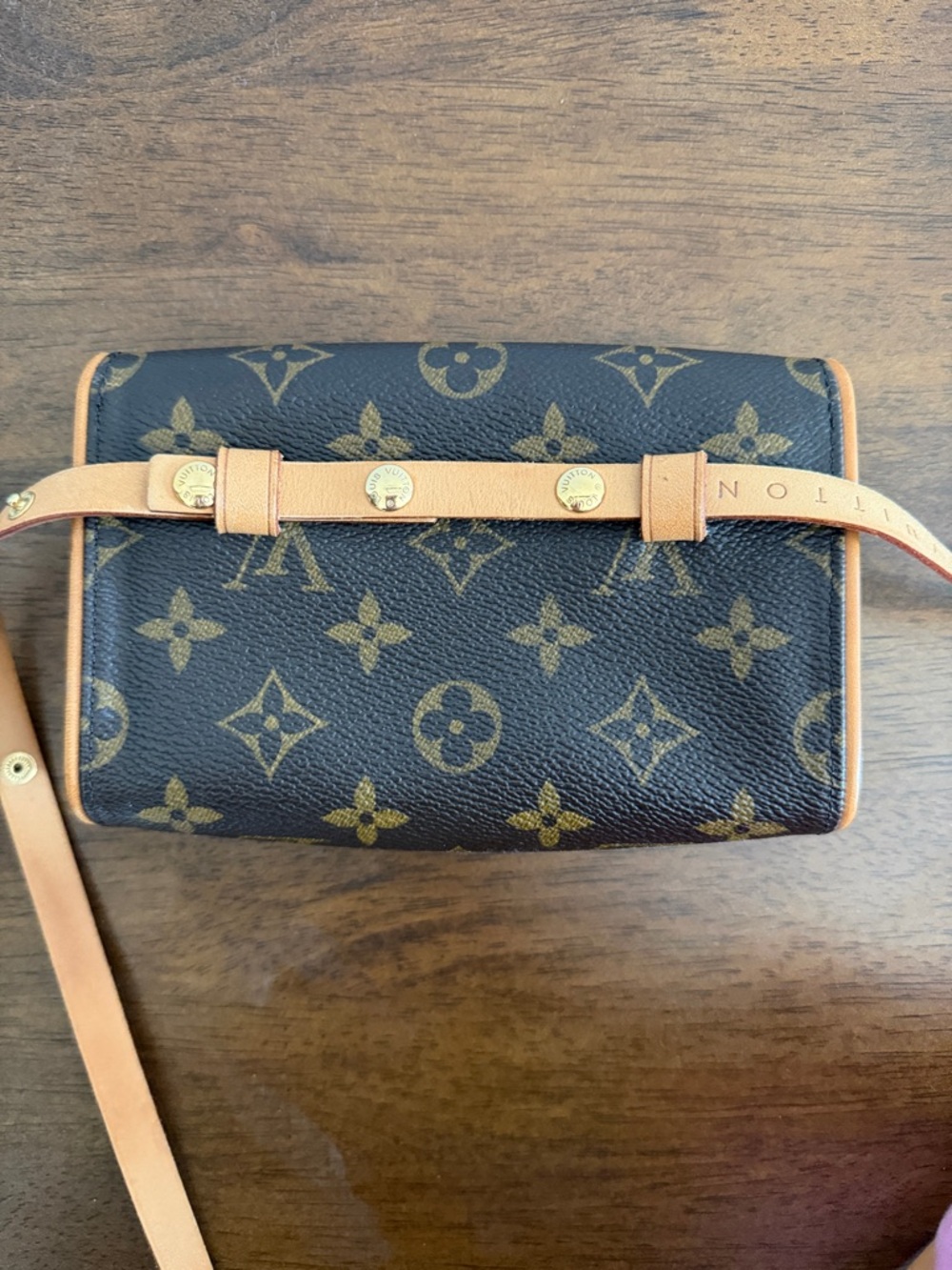 Louis Vuitton Monogram Crossbody in Brown with Vachetta Trim - Picture 5 of 12